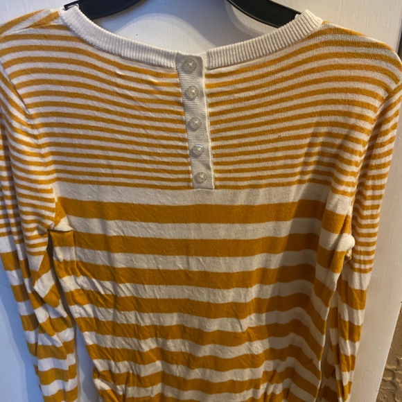 Light Sweater - Picture 3 of 3